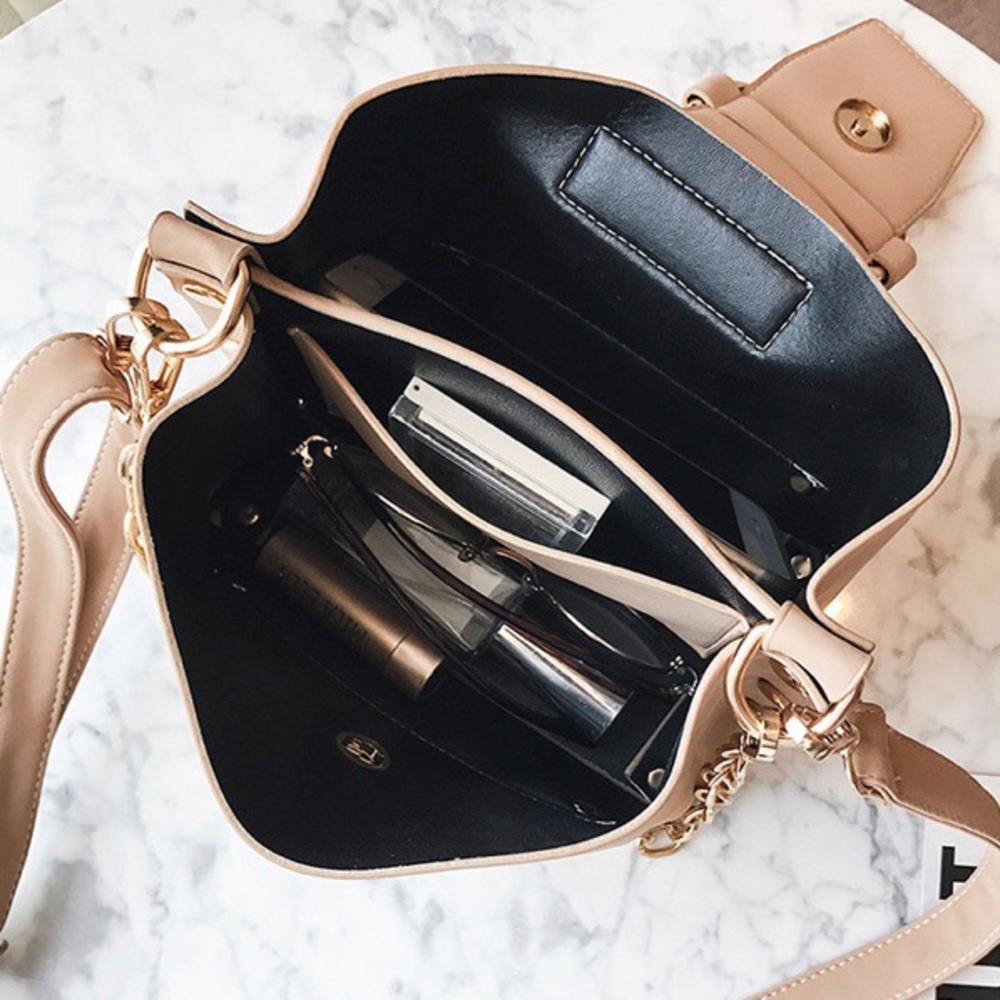 🆕 MADRID Metal Chain Crossbody Tote - Picture 8 of 8